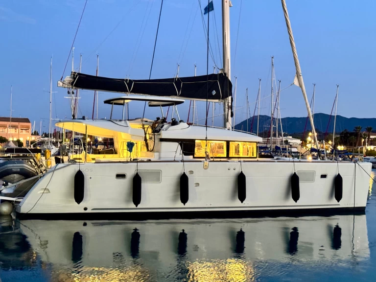 Bootverhuur Lagoon Lagoon 450 Sport Top in Lefkáda via SamBoat