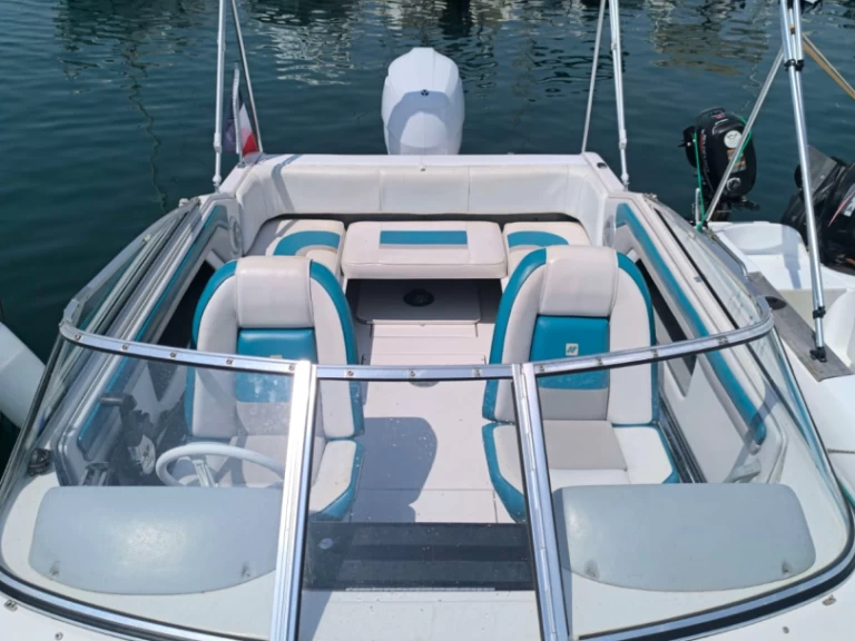 Verhuur Motorboot in Saint-Raphaël - Four Winns Sundowner 195