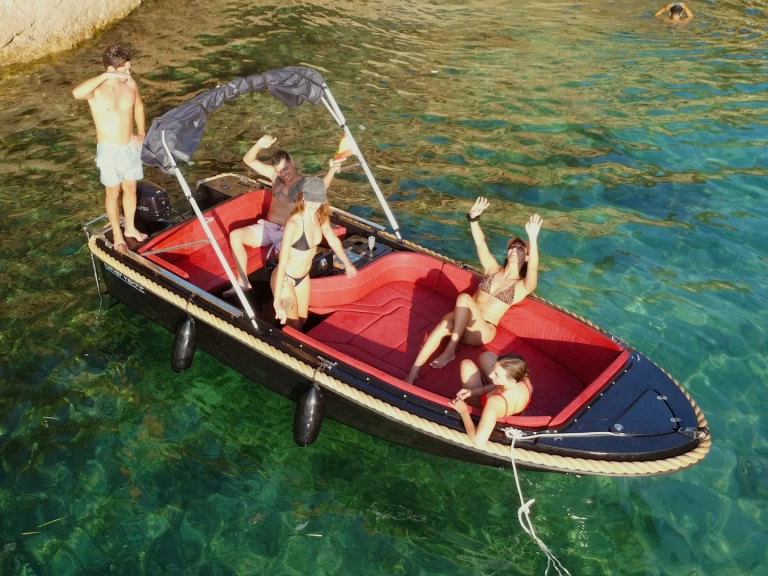 Verhuur Motorboot Silver Yacht met vaarbewijs