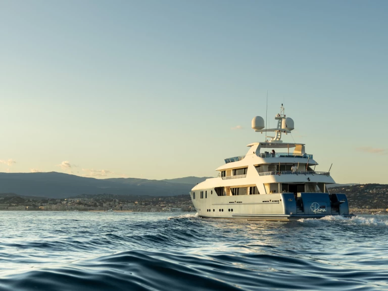 Jachthuur in Cannes - Concept-Marine Custom tri-deck 42 Metre via SamBoat