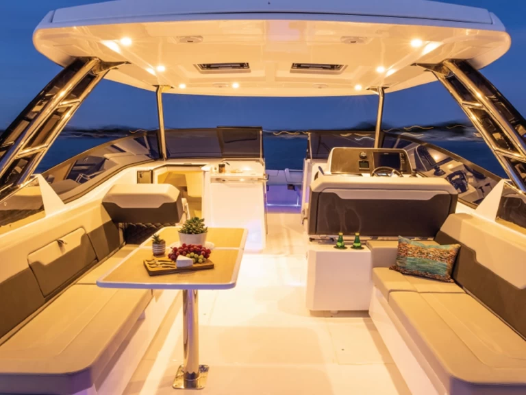 Aquila Aquila 32 Sport te huur van particulier of professional in Saint-Raphaël
