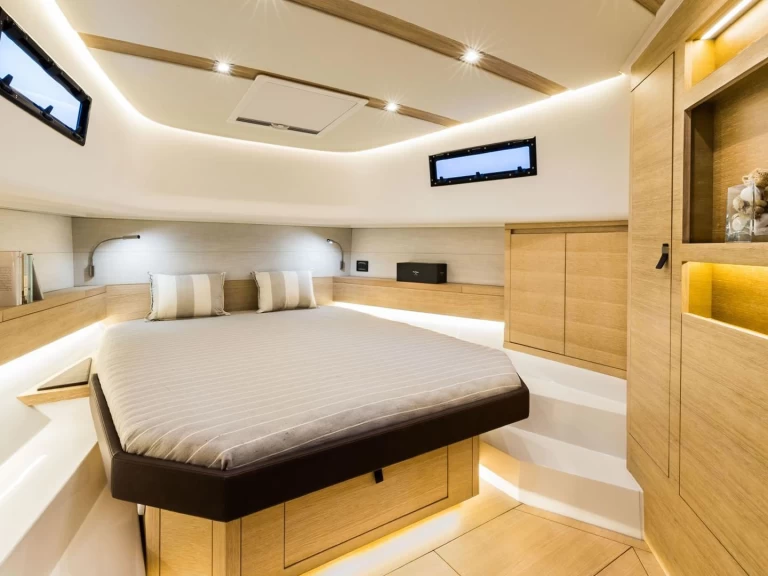 Cantiere Del Pardo 43 te huur van particulier of professional in Saint-Raphaël