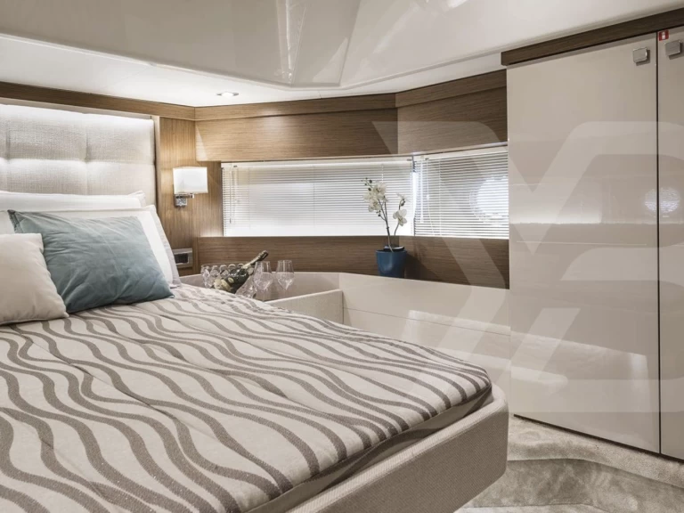 Cranchi Eco Trawler Long Distance 43 te huur van particulier of professional in Marina de Portimão