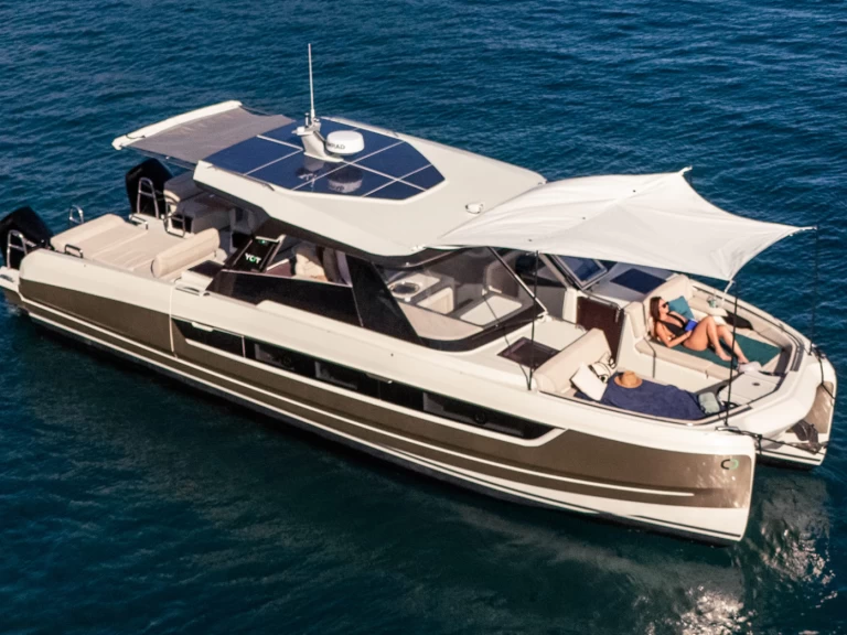 Huur Motorboot met of zonder schipper YOT in Saint-Raphaël