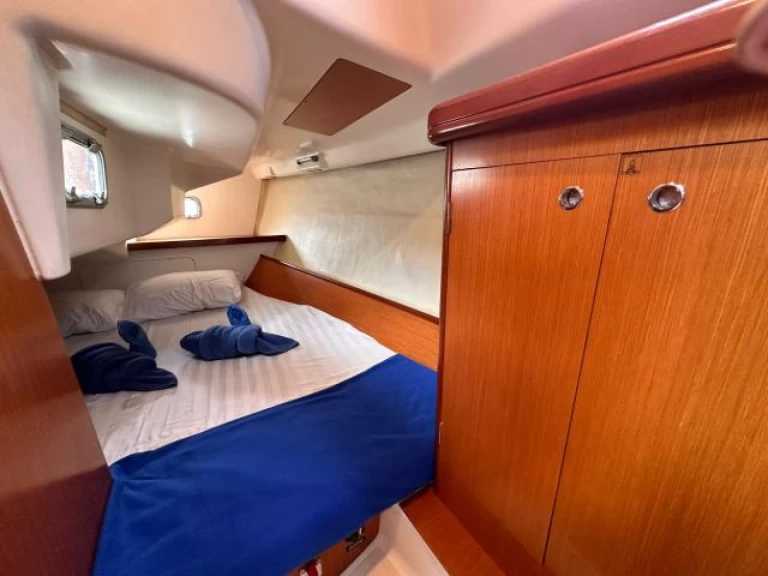 Jeanneau OCEANIS 323 (2 CAB) te huur van particulier of professional in Mai Khao