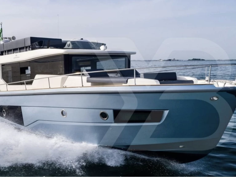 Bootverhuur Cranchi Eco Trawler Long Distance 43 in Marina de Portimão via SamBoat