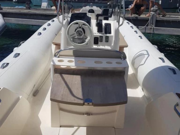 Huur een Capelli Tempest 700 Sun in Hyères