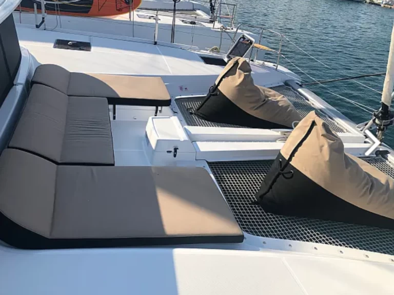 Bootverhuur Lagoon Lagoon 46/10 - Skippered  in Álimos via SamBoat