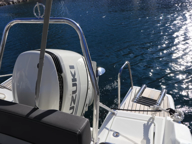 Jeanneau Cap Camarat 7.5 WA Serie 2 te huur van particulier of professional in Monaco-Ville