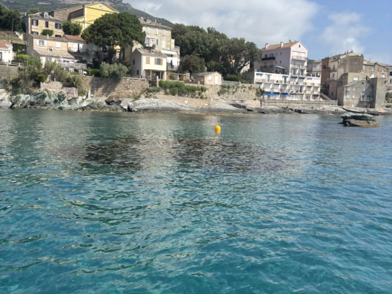 Verhuur Motorboot in Bastia Port - Jeanneau Cap Camarat 5.1