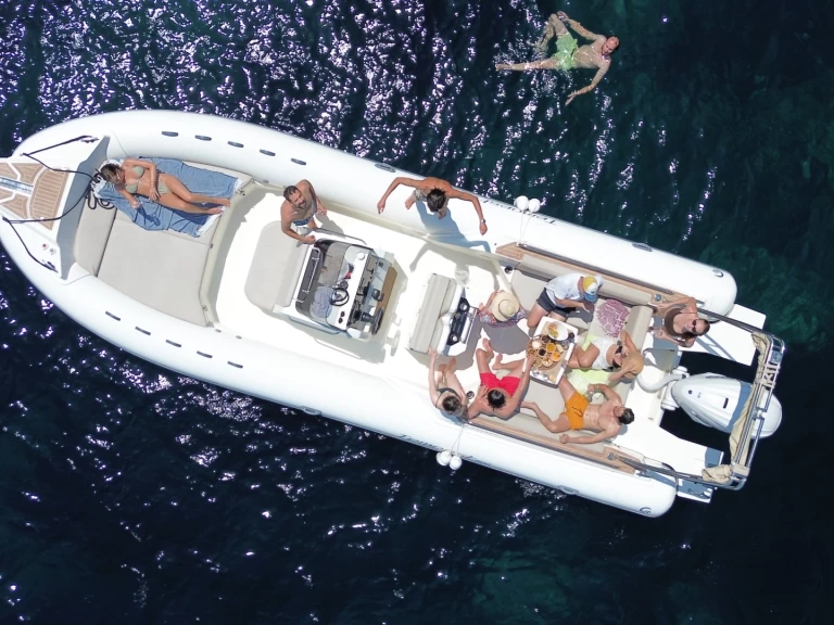 Verhuur RIB Capelli met vaarbewijs