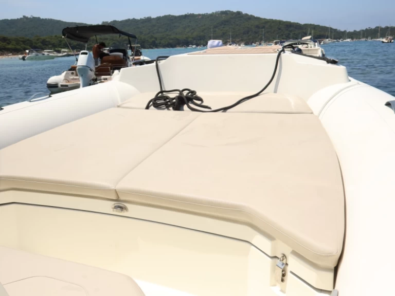 Bootverhuur Hyères goedkoop Tempest 900 Open