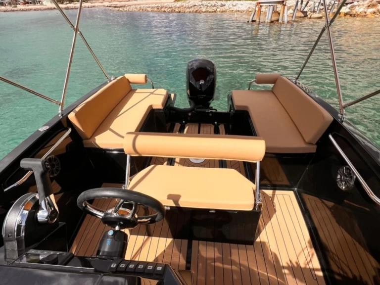Bootverhuur Nuva Nuva M6 in Santa Eulària des Riu via SamBoat