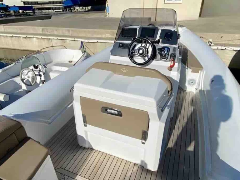 Bootverhuur Palermo goedkoop Renier R8 Tourer