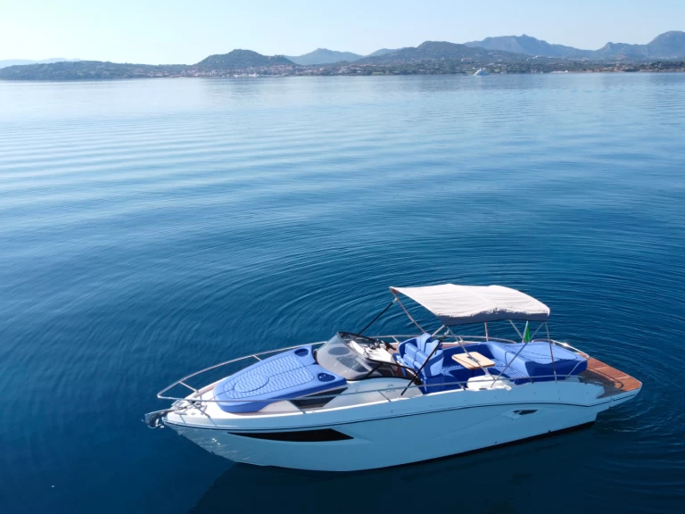 Bootverhuur Porto Cervo goedkoop Endurance 30