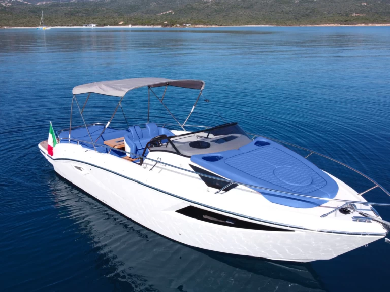 Huur Motorboot met of zonder schipper Cranchi in Porto Cervo