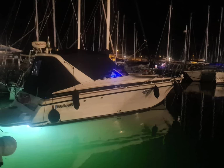 Huur een Wellcraft Monaco in Italië