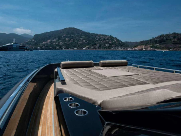 Huur een Sacs REBEL 47 in Cannes