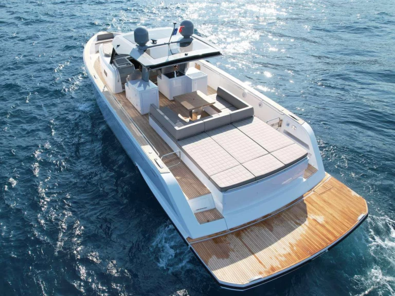 Verhuur Motorboot Pardo Yachts met vaarbewijs