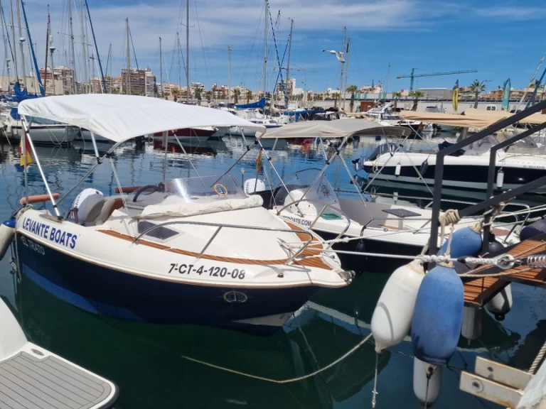 Bootverhuur Quicksilver 470 Cruiser in Torrevieja via SamBoat