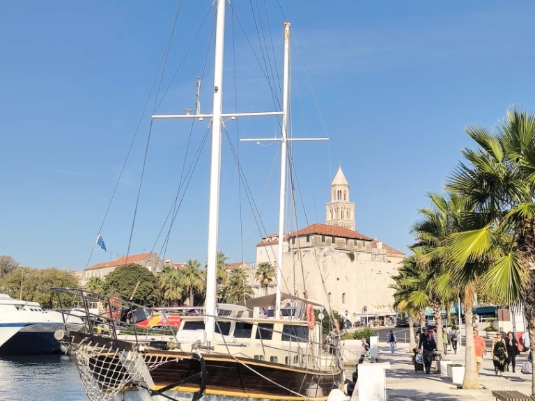 Verhuur Zeilboot in Split - Marmaris shipyards Turkey Wood