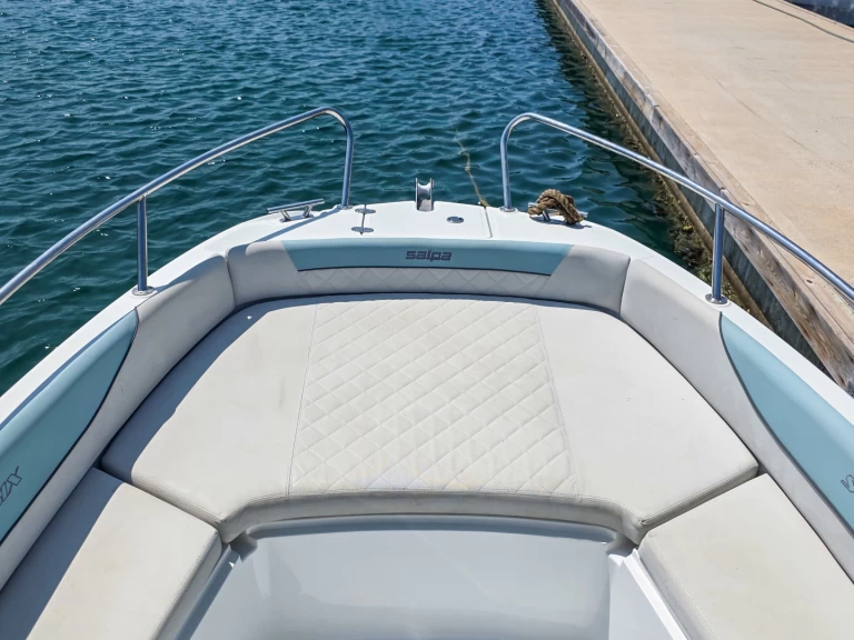 Motorboot te huur in Pula voor de beste prijs