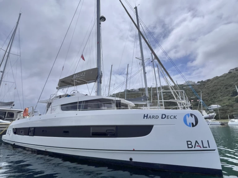 Huur een Bali Bali 4.2 in Parham Town