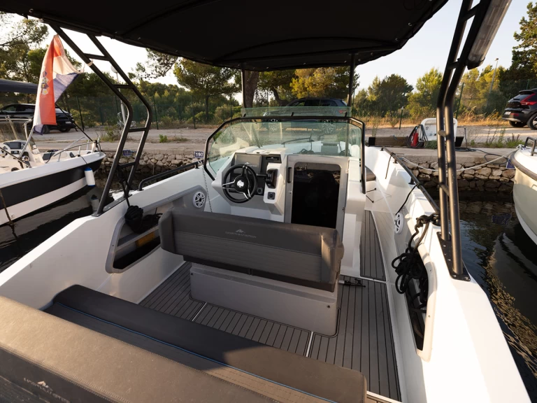 Bootverhuur Northmaster Northmaster 685 Cruiser in Šibenik via SamBoat