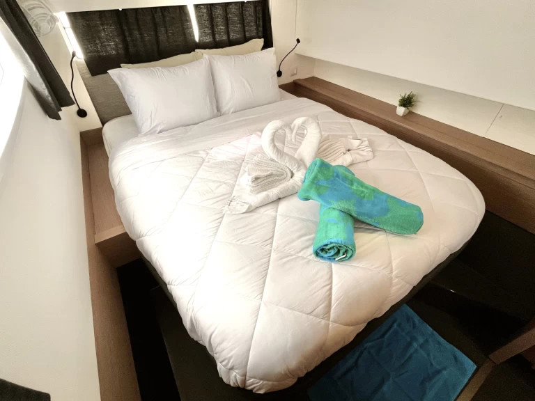 Verhuur Catamaran Fountaine Pajot met vaarbewijs