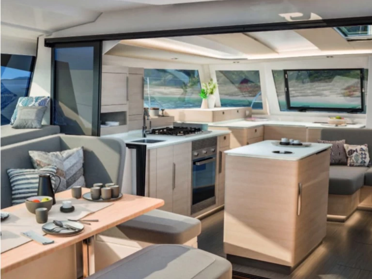 Verhuur Catamaran Fountaine Pajot met vaarbewijs