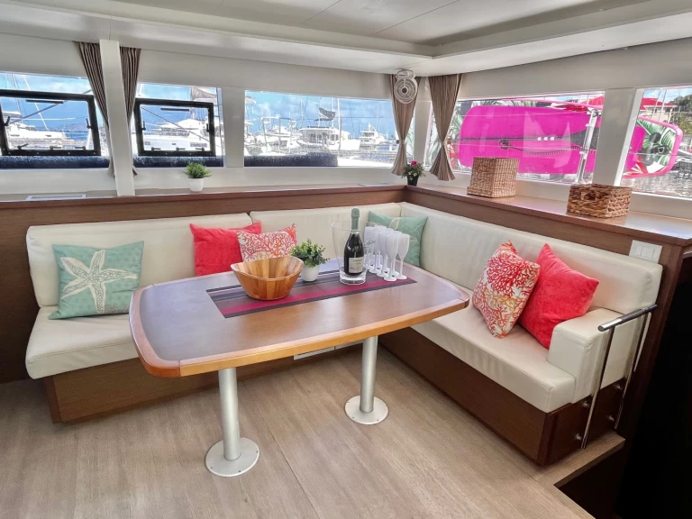 Bootverhuur Lagoon Lagoon 450 in Parham Town via SamBoat