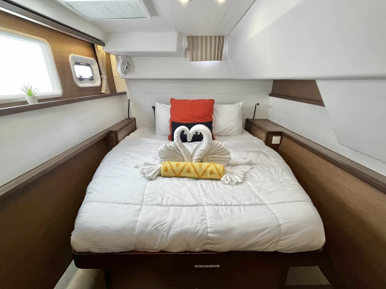 Huur een Lagoon Lagoon 450 F in Parham Town