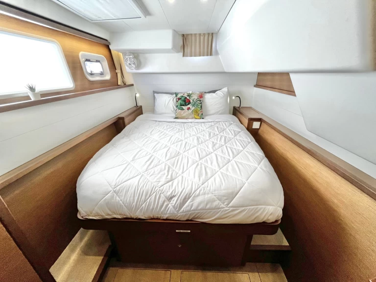 Verhuur Catamaran Lagoon met vaarbewijs