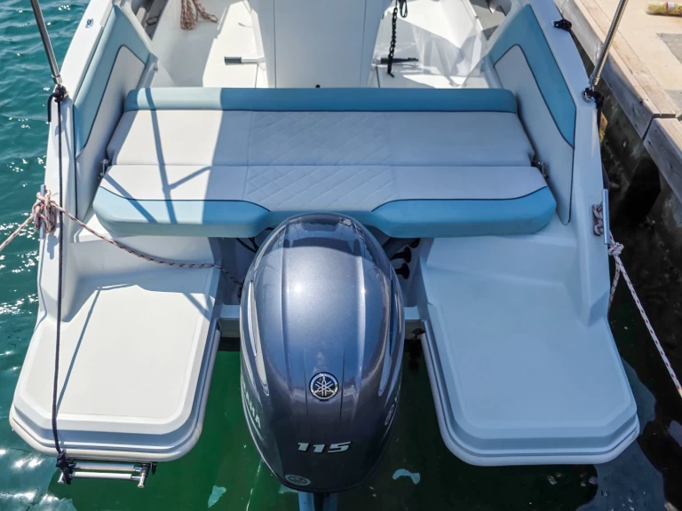 Motorboot te huur in Pula voor de beste prijs