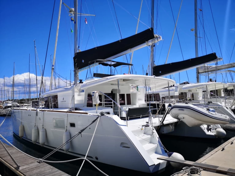Huur Catamaran met of zonder schipper Lagoon in Šibenik