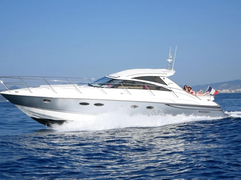 Bootverhuur Juan-les-Pins goedkoop Princess V48S