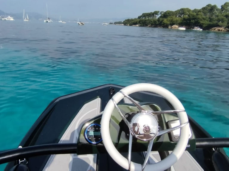 AWASH Awash 370 te huur van particulier of professional in Golfe-Juan