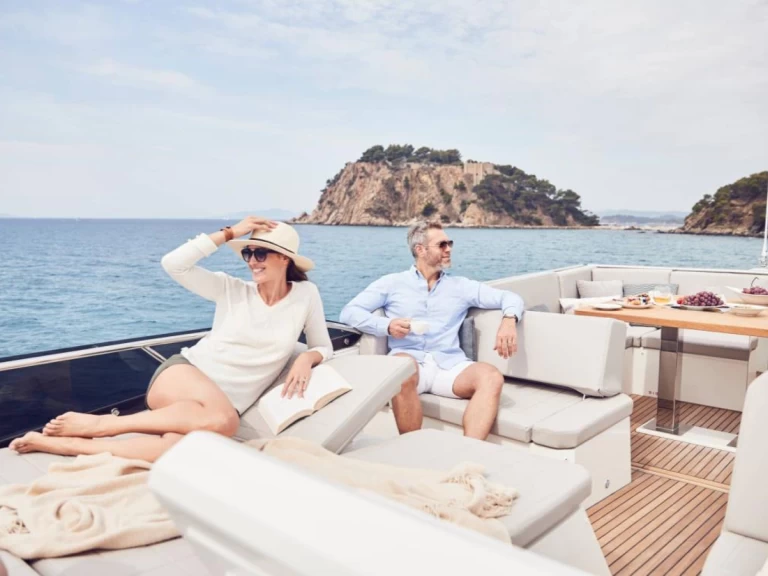 Huur een Prestige Prestige 520 Fly in Saint-Laurent-du-Var