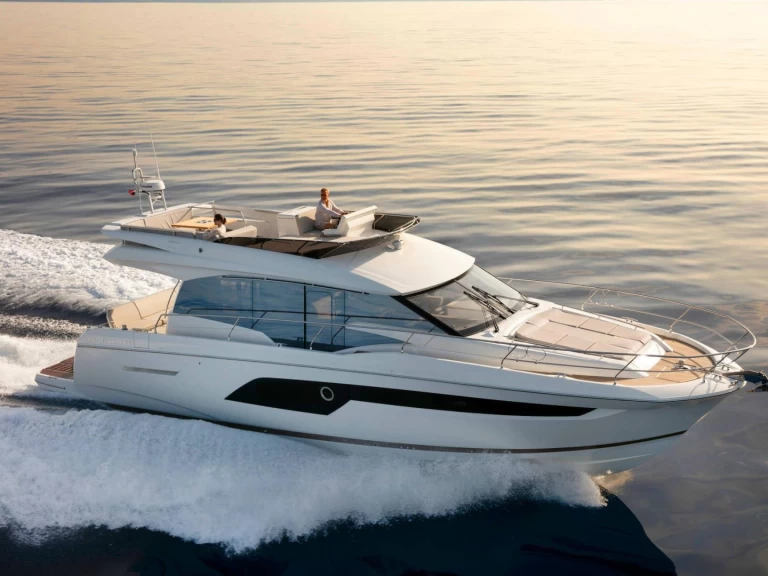 Verhuur Motorboot Prestige met vaarbewijs