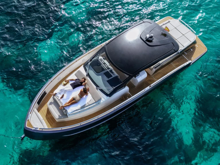 Bootverhuur Ibiza Town goedkoop Nassima40