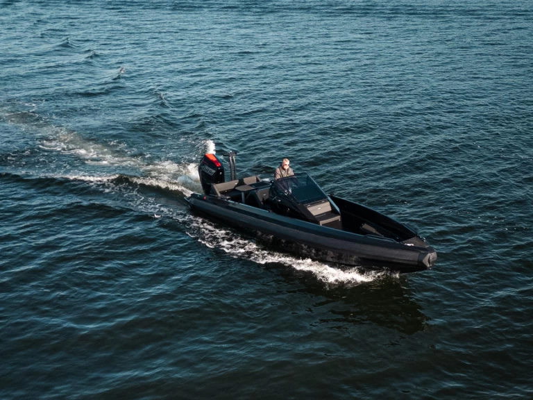 Huur een IRON 827 in Stockholm