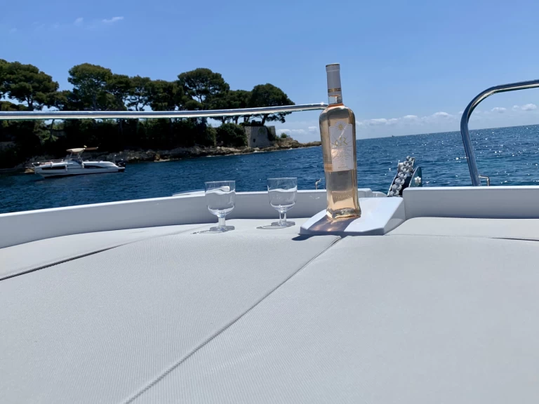 Verhuur Motorboot in Antibes - Jeanneau Cap Camarat 6.5 WA Serie 3