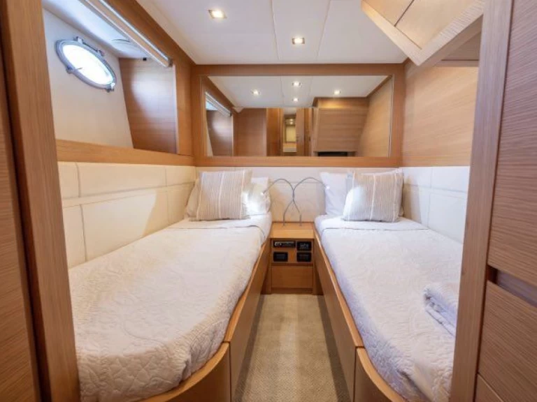 Bootverhuur Pershing Pershing 64 in Antibes via SamBoat