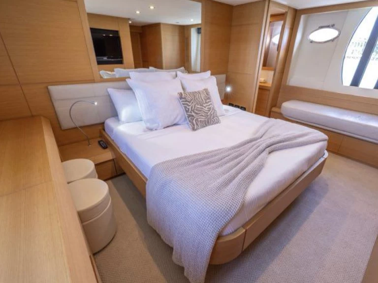 Jacht te huur in Antibes voor de beste prijs