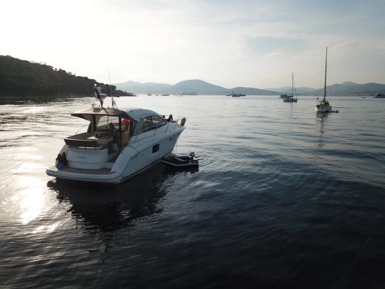 Huur een Prestige 39 in Juan-les-Pins