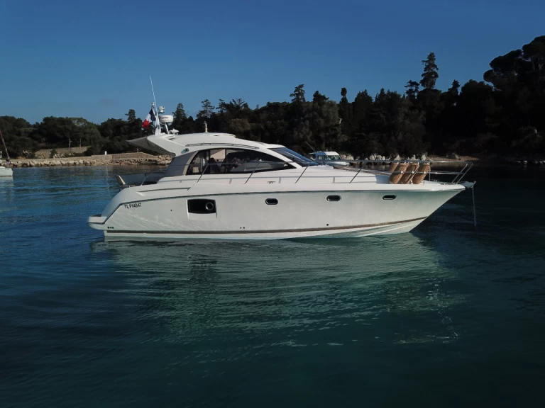 Bootverhuur Prestige 39 in Juan-les-Pins via SamBoat