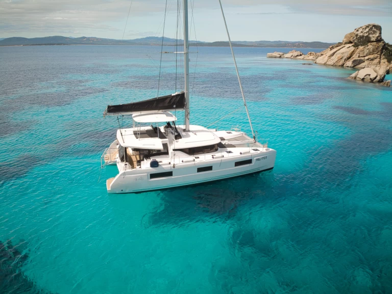 Bootverhuur Lagoon Lagoon 46 in Porto Pollo via SamBoat