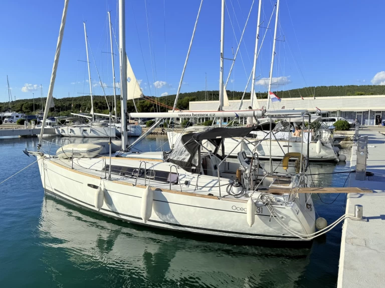 Huur een Bénéteau Oceanis 31 in Sukošan