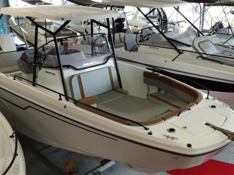 Huur een Bénéteau Flyer 8 SPACEdeck in Ajaccio