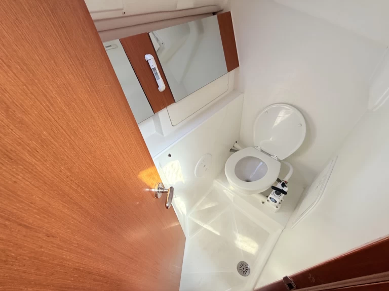 Huur een Bénéteau Oceanis 31 in Sukošan